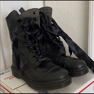 🖤 Doc Marten Triumph/Amelia boots🖤